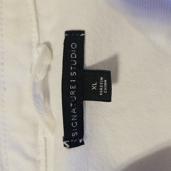 Signature Studio white jean jacket, Size XL - Picture 2 of 8